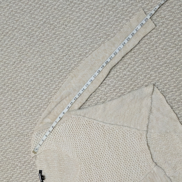 Attitude by Jay Manuel Sweater - Picture 11 of 12